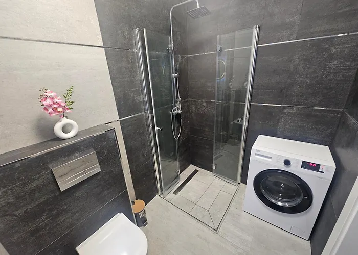 Apartment Debowe Wzgorze 8-12 *